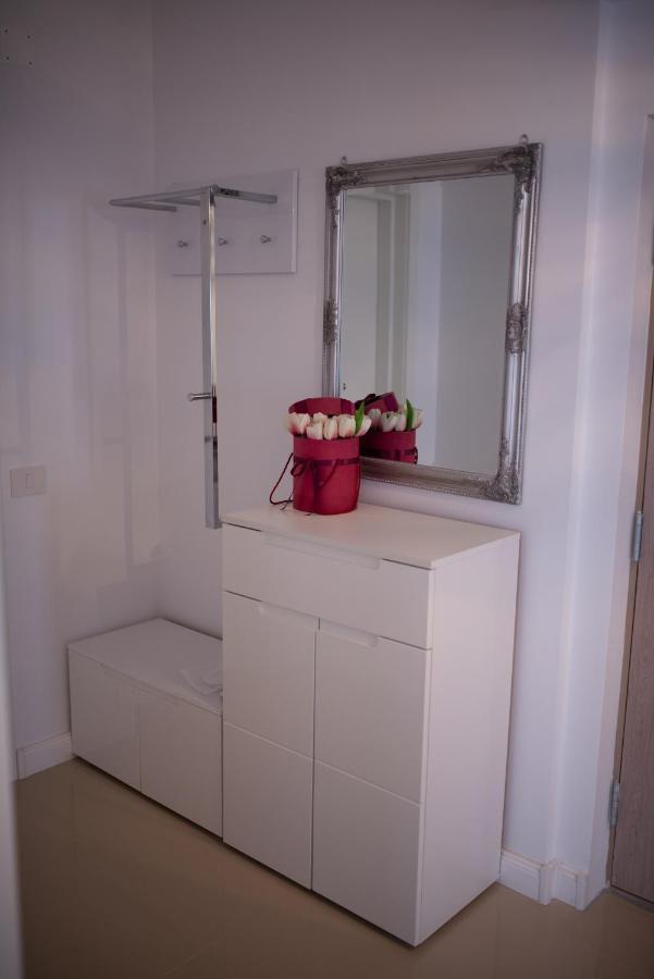 Apartament Denissia Gran Varadino Esterno foto